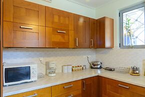 Comfy Vacation Flat Near the Beach