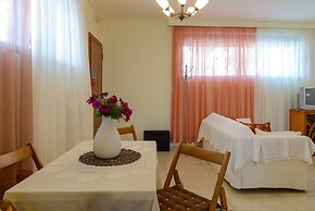 Comfy Vacation Flat Near the Beach