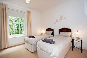 Apartment 4 The Grove