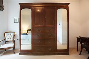 Apartment 4 The Grove