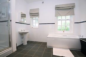 Apartment 4 The Grove