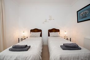 Apartment 4 The Grove