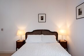 Apartment 4 The Grove