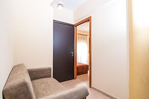 Cozy Family Home Near the Beach