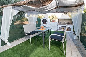 Cozy Family Home Near the Beach