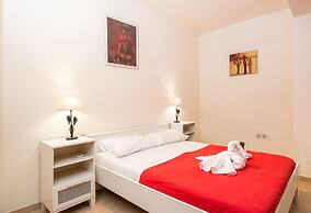 Cozy Family Home Near the Beach