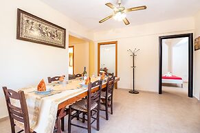 Cozy Family Home Near the Beach