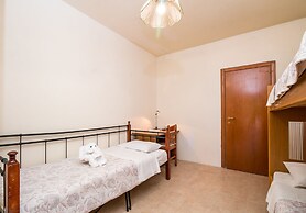 Cozy Family Home Near the Beach