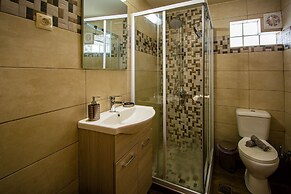 Cozy Flat Attic near Beach & Venetian Port