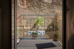 Cozy Flat with Terrace & Patio near Lycabettus