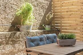 Cozy Flat with Terrace & Patio near Lycabettus