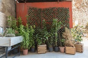 Cozy Flat with Terrace & Patio near Lycabettus