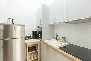 Cozy Flat with Terrace & Patio near Lycabettus