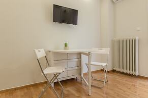 Cozy Flat with Terrace & Patio near Lycabettus