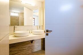 Cozy Home close to old Port Sea Front & Parking