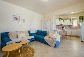 Dione Apartment with Terrace near Kalathas beach