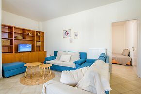 Dione Apartment with Terrace near Kalathas beach