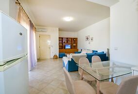 Dione Apartment with Terrace near Kalathas beach