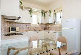 Dione Apartment with Terrace near Kalathas beach