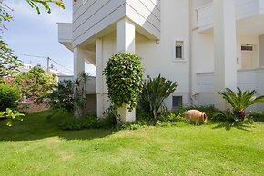 Dione Apartment with Terrace near Kalathas beach