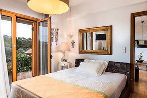 Dream Lux Flat with Great Outdoor Pool & Parking