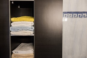 Dream Lux Flat with Great Outdoor Pool & Parking