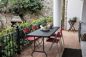 Dream Lux Flat with Great Outdoor Pool & Parking