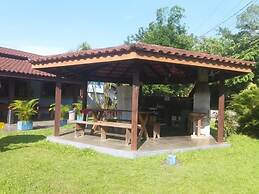 Francis Hotel Pousada