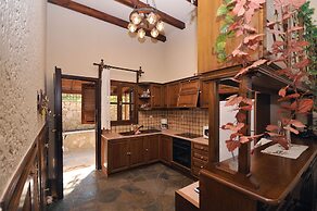 Family Maisonette with Pool near Beach