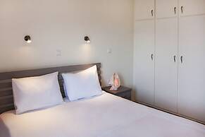 Family Vacation home with Views in Heart of Mani