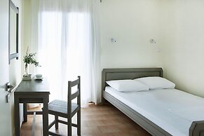 Family Vacation home with Views in Heart of Mani