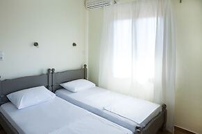 Family Vacation home with Views in Heart of Mani