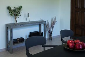 Family Vacation home with Views in Heart of Mani