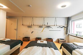 Designer hostel room for 4 2D