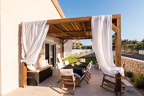 Gorgeous Villa with Garden - Stavros Beach