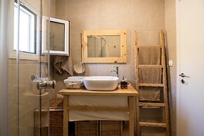 Gorgeous Villa with Garden - Stavros Beach