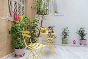 Grandma's Chic & Bright Athenian Home with a Patio