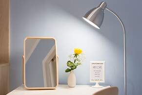 Grandma's Chic & Bright Athenian Home with a Patio