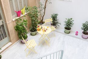Grandma's Chic & Bright Athenian Home with a Patio
