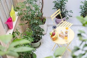 Grandma's Chic & Bright Athenian Home with a Patio