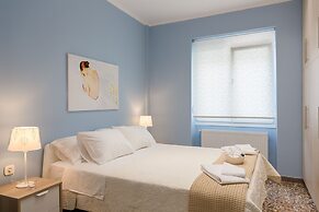 Grandma's Chic & Bright Athenian Home with a Patio