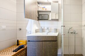 Happy Stay in Elegant & Bright Flat near Metro