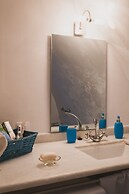 Karavos View - A Unique Artists' Hideaway Paradise