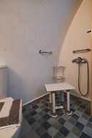 Karavos View - A Unique Artists' Hideaway Paradise