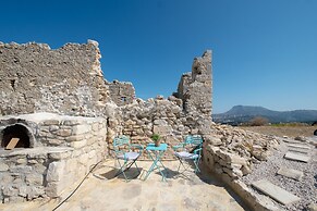 Karavos View - A Unique Artists' Hideaway Paradise