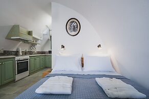 Karavos View - A Unique Artists' Hideaway Paradise