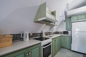 Karavos View - A Unique Artists' Hideaway Paradise