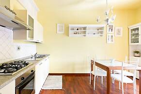 Gavinana Apartment by Mmega