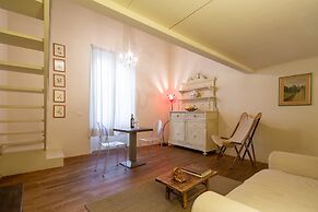 Uffizi Prestige by Mmega