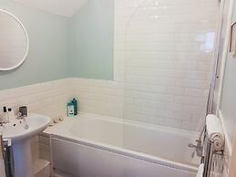 The Hazel Oak Apartment